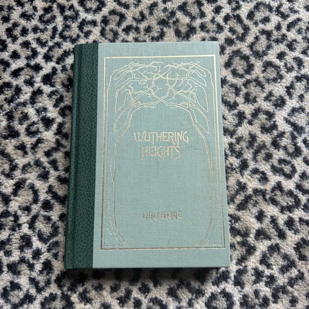 Wuthering Heights by Emily Brontë 1982 Hardcover Cloth & Green Leather Spine VTG
